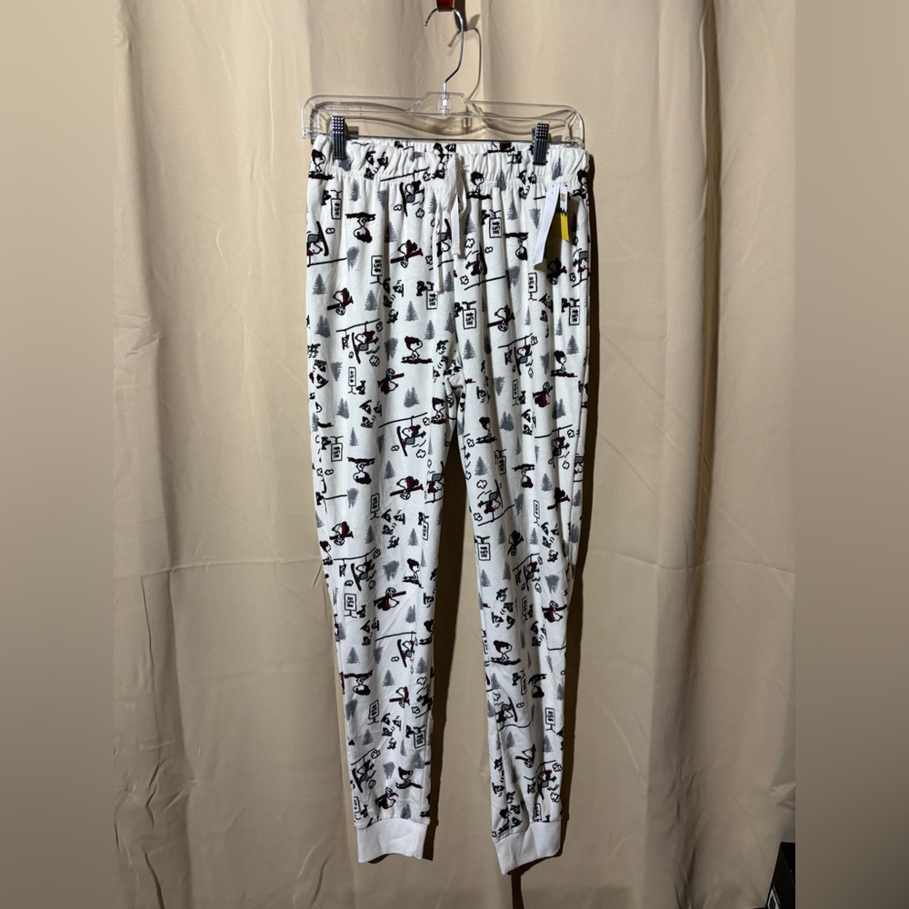 NWT Peanuts Ski Hill Pajama Pants